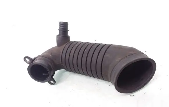 Volkswagen PASSAT B5.5 Turbo air intake inlet pipe/hose 8D0129615J