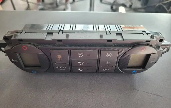 Ford Focus C-MAX Climate control unit 3M5T18C612AL W0MA76932