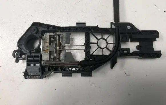 Rear door exterior handle/bracket