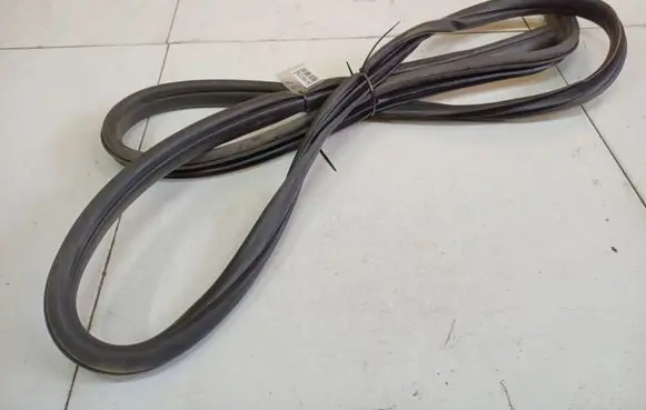 Ford Focus C-MAX Rubber seal front coupe door 