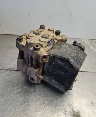 Volkswagen Transporter - Caravelle T4 ABS Pump 0265201037