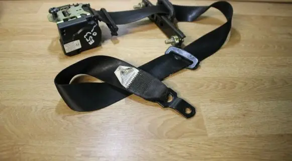 BMW X5 E53 Front seatbelt 33000340
