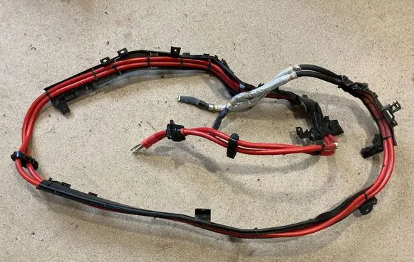 BMW M5 F90 Positive cable (battery) 6807323 9325408