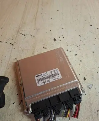 Opel Omega B2 Engine control unit/module 7788788 0281010870 7788931