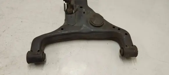 Mercedes-Benz X-class W470 Front lower control arm/wishbone 303n17001