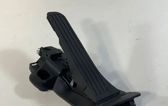 Audi A3 S3 A3 Sportback 8P Accelerator throttle pedal 1K2723503M