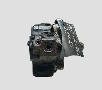 Mercedes-Benz A W169 Fuel injection high pressure pump A6400700701 0445010120