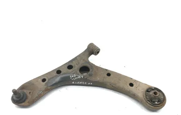 Toyota Avensis Verso Front lower control arm/wishbone
