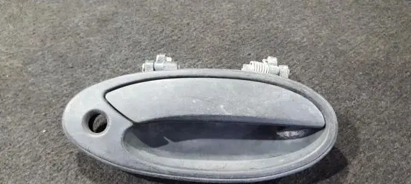 Mitsubishi Colt Front door exterior handle MB819552