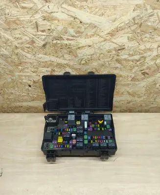 Jeep Grand Cherokee Fuse box set P68137439AD 68137439AD P68137439ADB