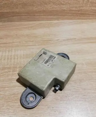 BMW 5 E60 E61 Aerial antenna amplifier 693502401