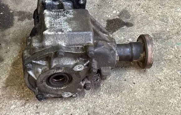 Volvo XC70 Gearbox transfer box case 30700016