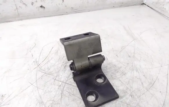BMW X5 E53 Front door upper hinge 8265151