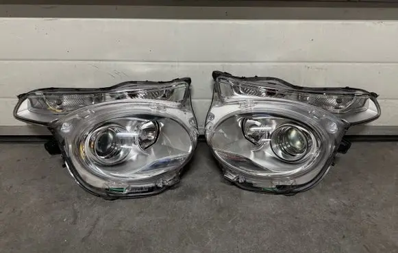 Citroen C1 Headlights/headlamps set 90026271 90026272