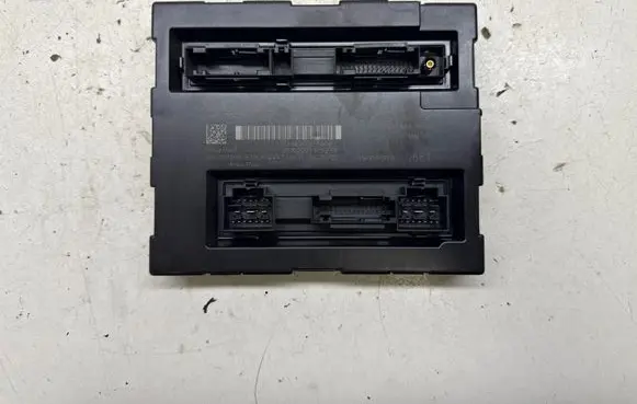 Audi A4 S4 B8 8K Comfort/convenience module 8K0907064CP 5DK00991883