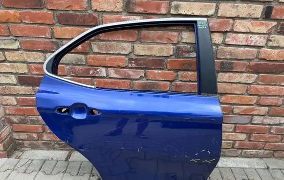 Toyota Camry VIII XV70 Rear door