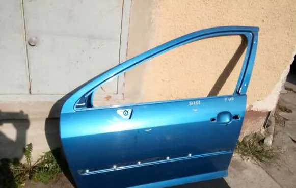 Peugeot 407 Front door