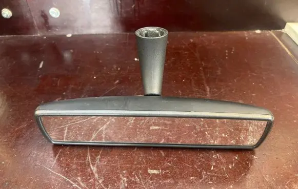 Volkswagen Jetta V Rear view mirror (interior) E1010783