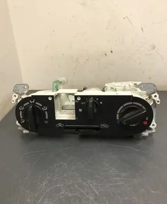 Mitsubishi Pajero Sport I Climate control unit MR360556