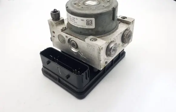 Ford Fusion II ABS Pump DG9C2C405FB 25022001414
