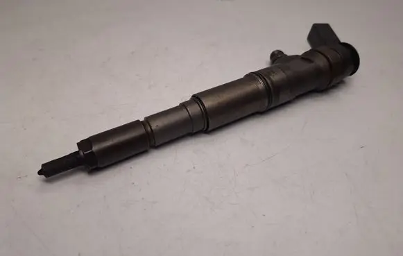 BMW 7 E65 E66 Fuel injector 7789661 13537789661 0445110131