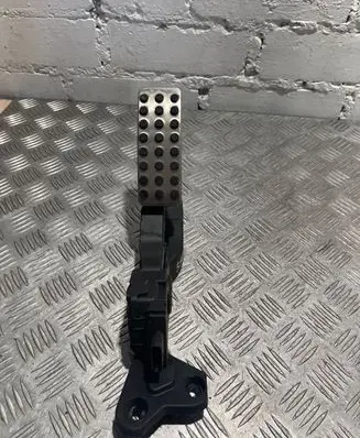 Mercedes-Benz GLE (W166 - C292) Accelerator throttle pedal A2923000100