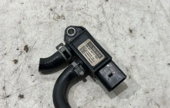 Audi A4 S4 B9 Exhaust gas pressure sensor 03L906051B