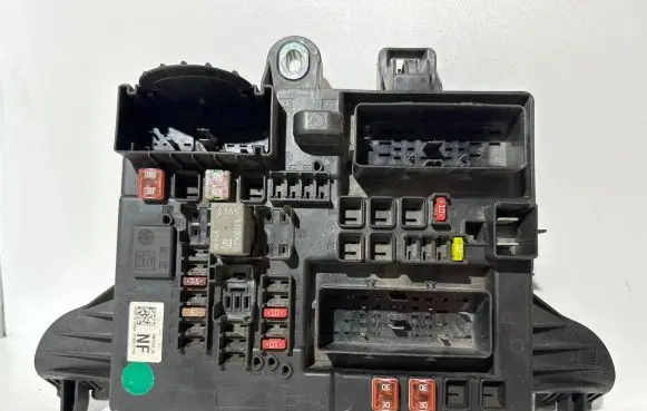 Opel Insignia A Fuse module 13277322 15180427710