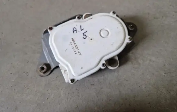 Mitsubishi Pajero Sport I Central locking motor MR432147
