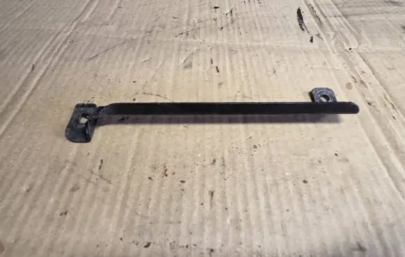 Peugeot 308 Battery bracket 98049597