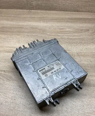 Volkswagen PASSAT B5 Engine control unit/module ECU 028906021EG 0281001557