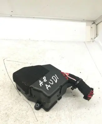 Audi A8 S8 D3 4E Fuse module 8D2941824