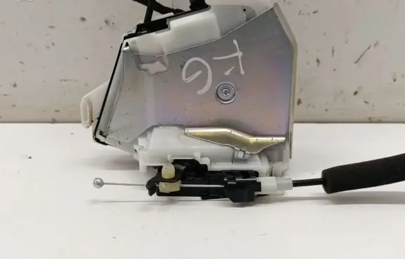 Renault Arkana Rear door lock 825018700R