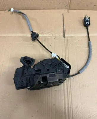 Skoda Superb B8 (3V) Rear door lock 5TA839015H