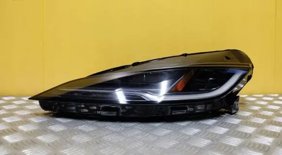 Tesla Model 3 Headlight/headlamp 1694086-98-F 2465
