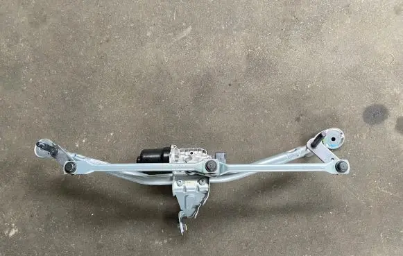 BMW X5 G05 Front wiper linkage and motor 9880517