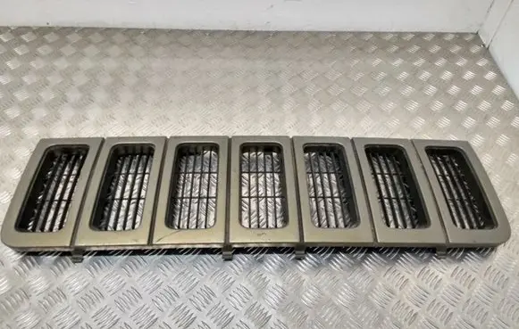 Jeep Grand Cherokee Front grill 55055059