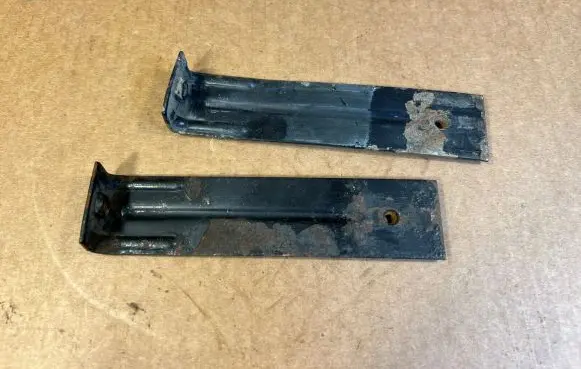 Mercedes-Benz G W461 W463 1st Gen Fuel tank mounting bracket A4634700481