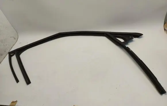 Ford Explorer Front door glass trim molding R2KBR2150AJLK01