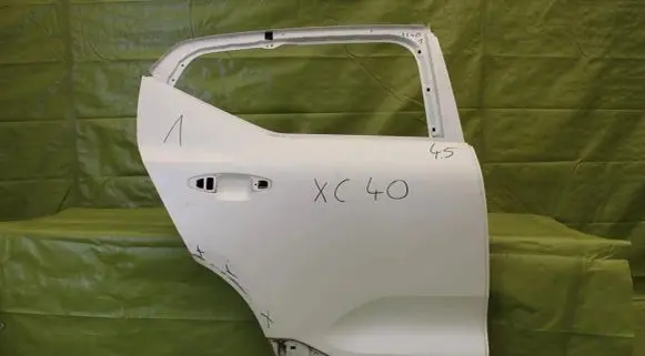 Volvo XC40 Front door 000126