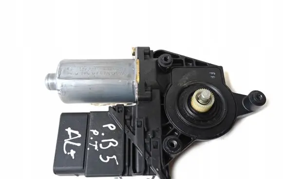 Volkswagen Passat Alltrack Rear door window regulator motor 0130821696