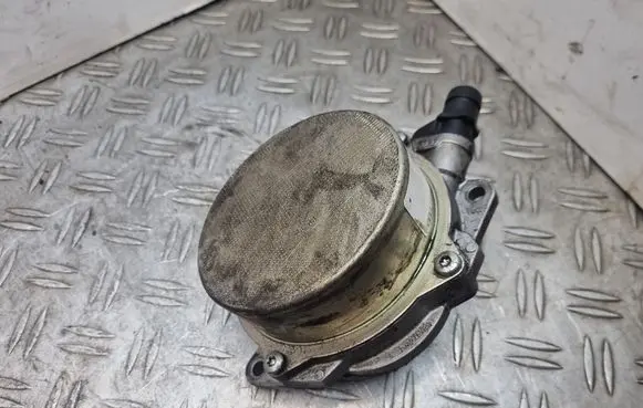 Audi Q7 4L Vacuum pump 057145100AC