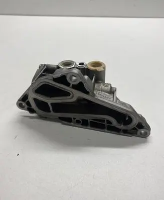 BMW M4 F82 F83 Oil filter mounting bracket 7637052 7850293