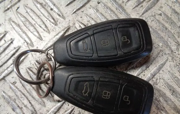 Ford Grand C-MAX Ignition key/card 