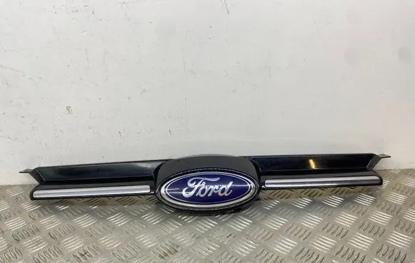 Ford Focus Front bumper upper radiator grill BM518A133C