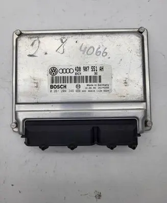 Volkswagen PASSAT B5 Engine control unit/module 4D0907551AH 0261204346