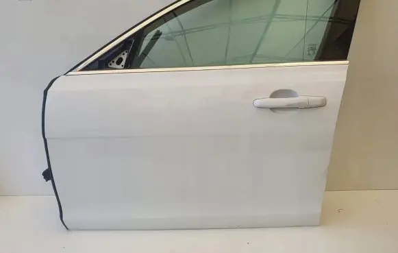 Jaguar XF Front door 2015219
