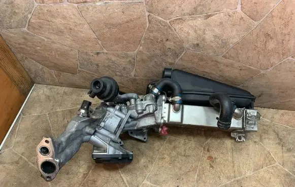 Mercedes-Benz C W204 EGR valve A6511420467