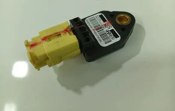 KIA Ceed Airbag deployment crash/impact sensor 959202H000 95920-2H000
