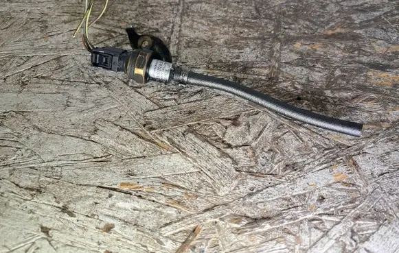 Fuel pressure sensor